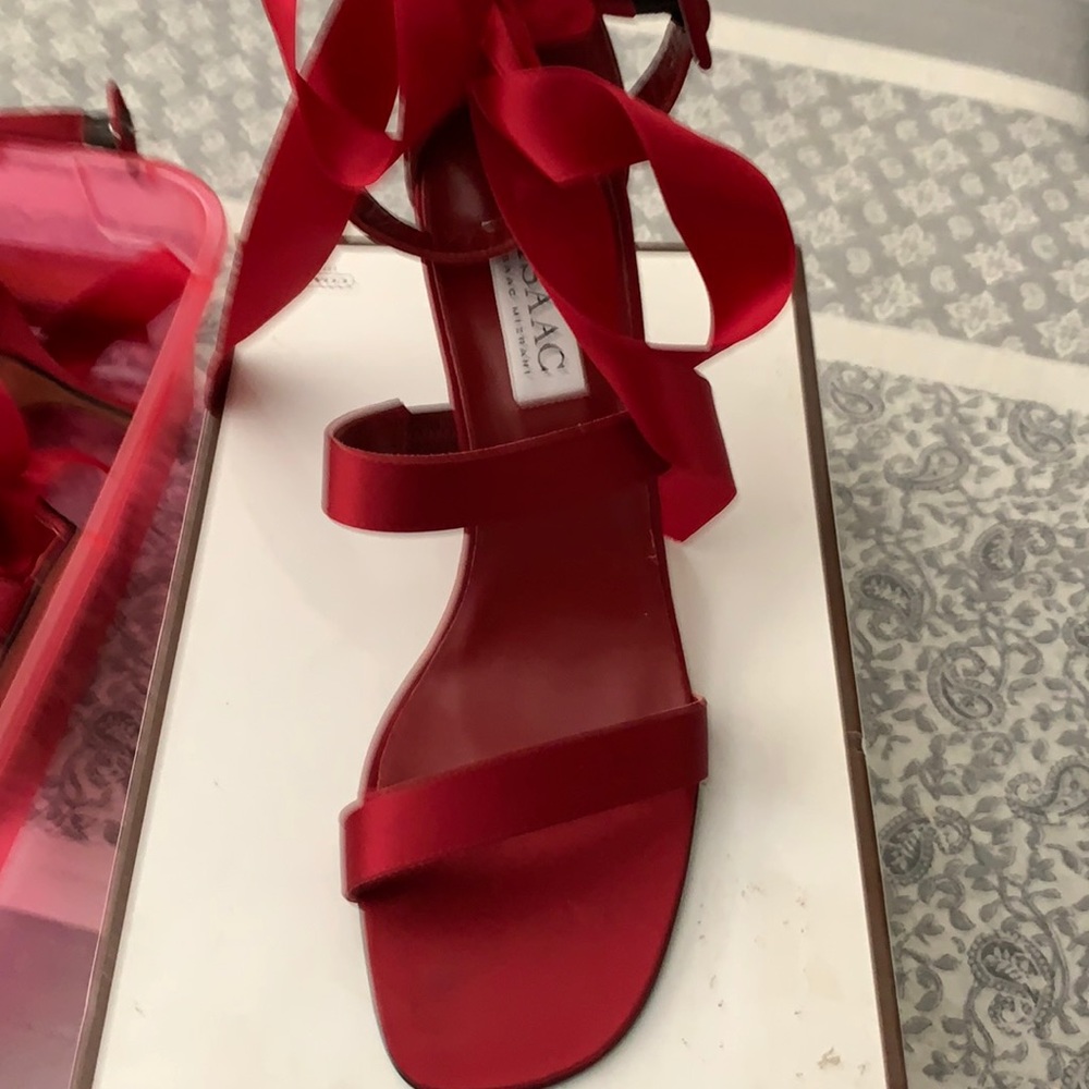 Isaac Mizrahi red satin Heels size 11